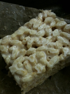rice crispy bars 007.jpg